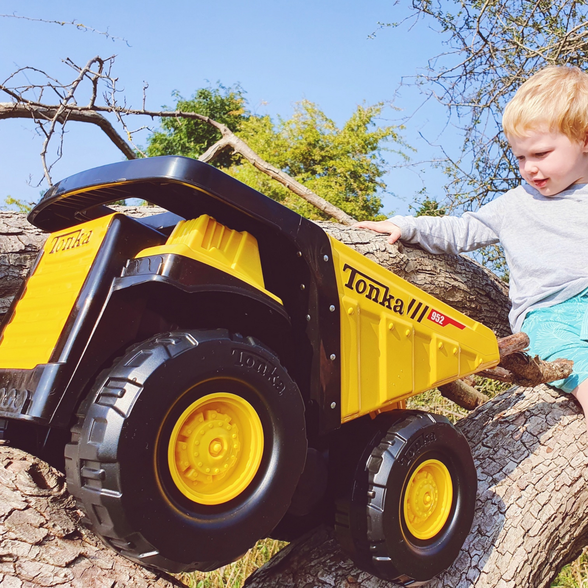 Tonka Toughest Mighty Dump Truck 6028